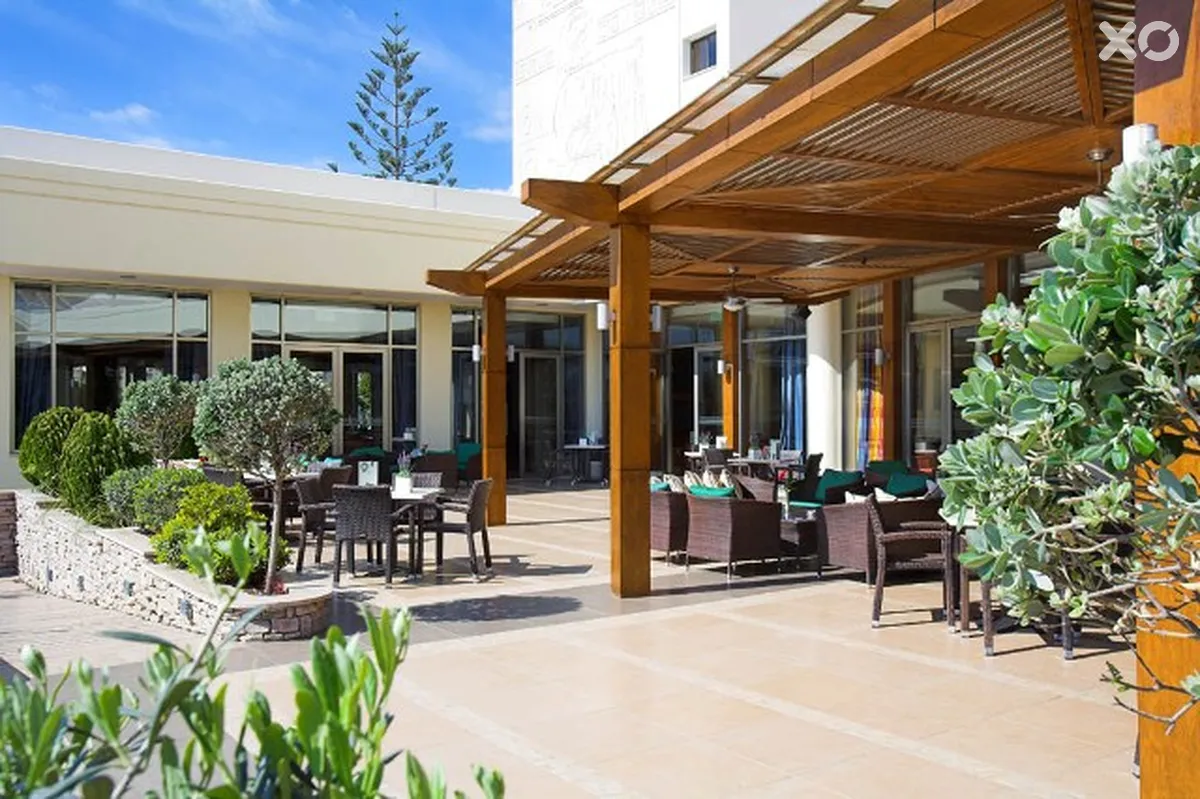 Ajax Hotel