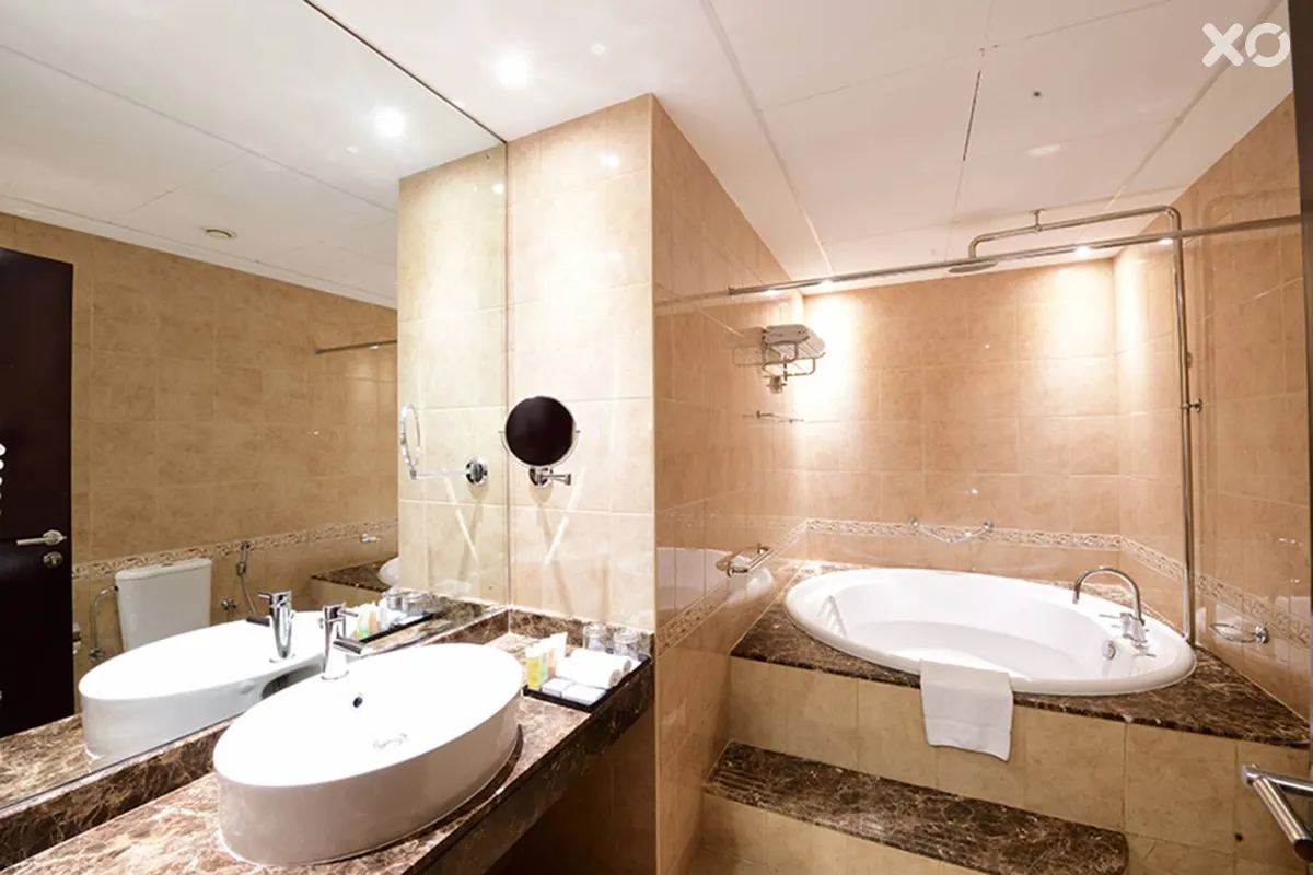 Majestic City Retreat Hotel