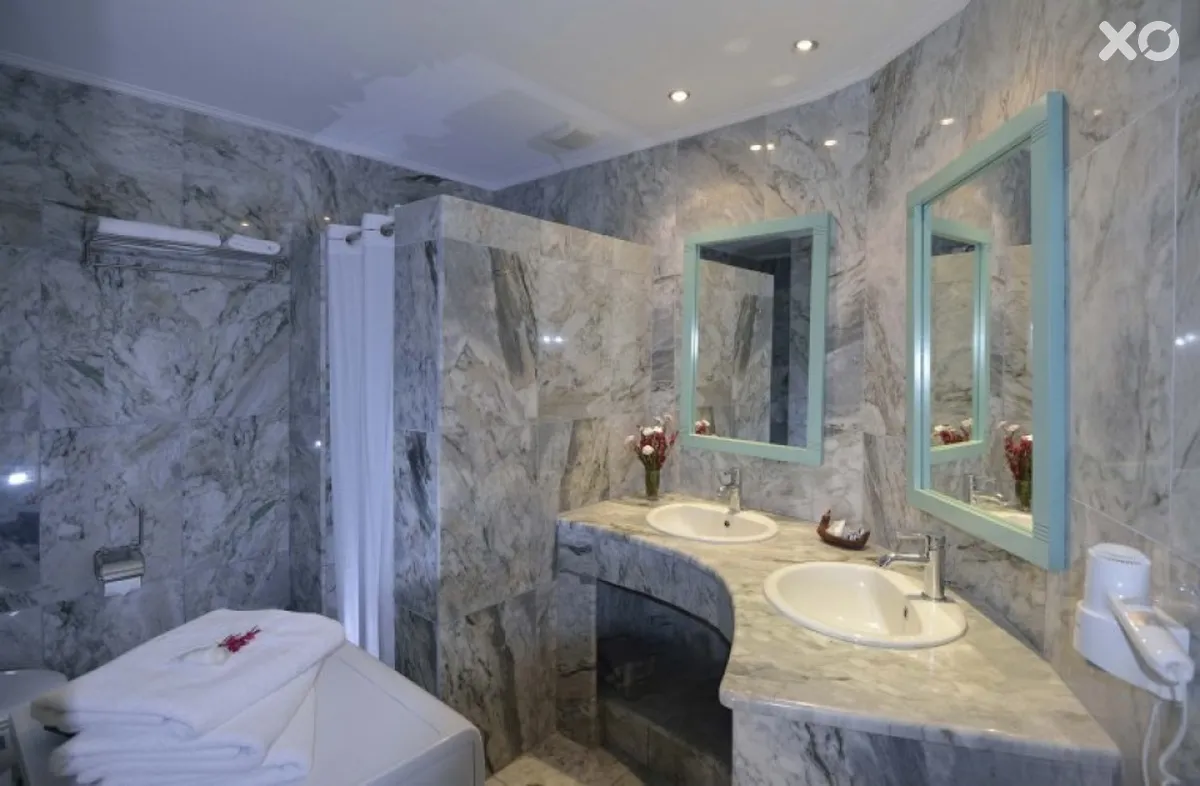 Petinos Hotel
