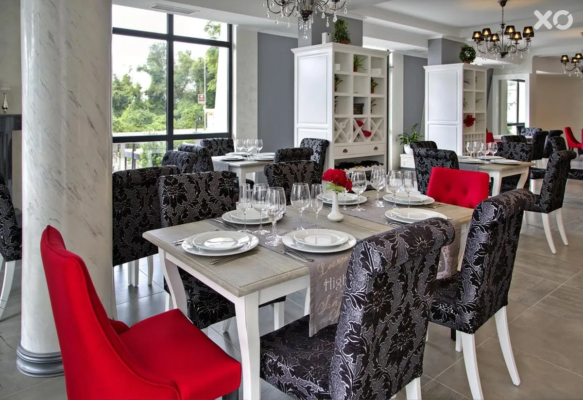 White Rock Castle Suite Hotel