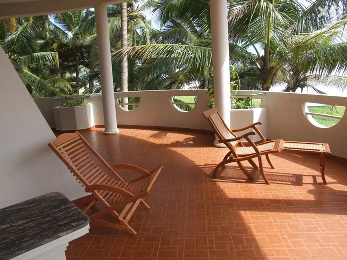 Oasey Beach Hotel