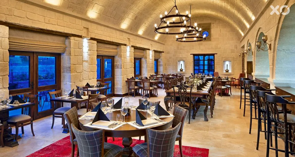Seraphim Cave Hotel