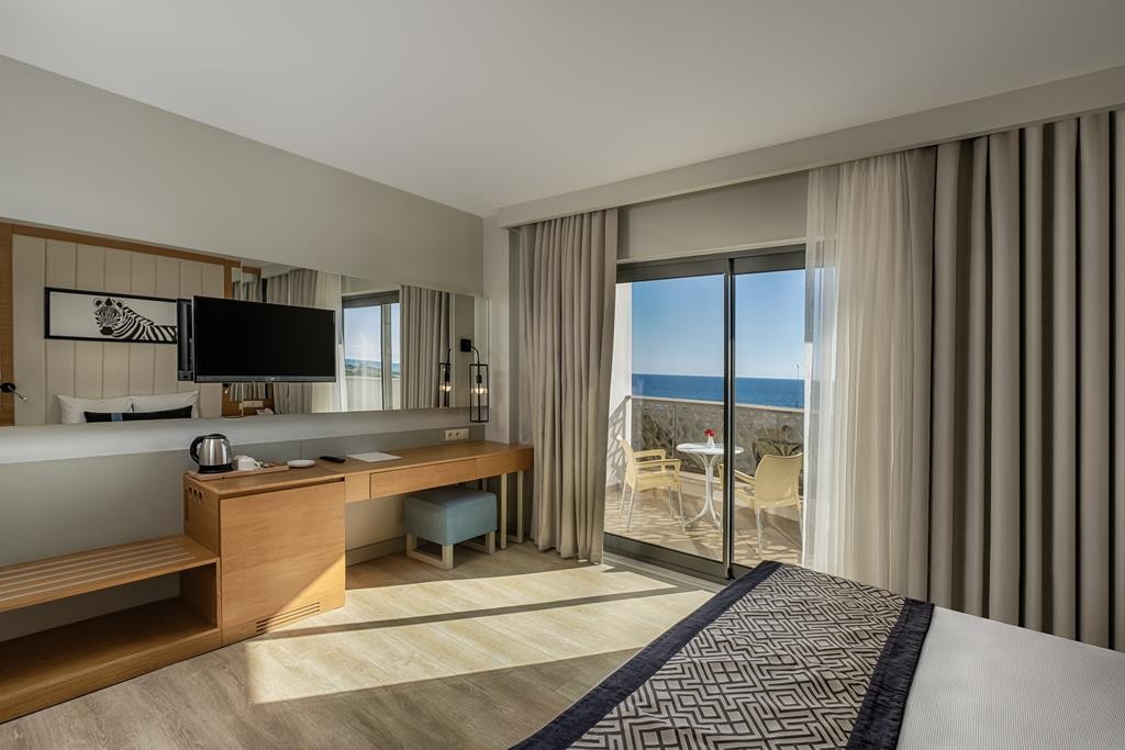 Розваги без меж для всієї сім'ї в готелі Calido Maris!