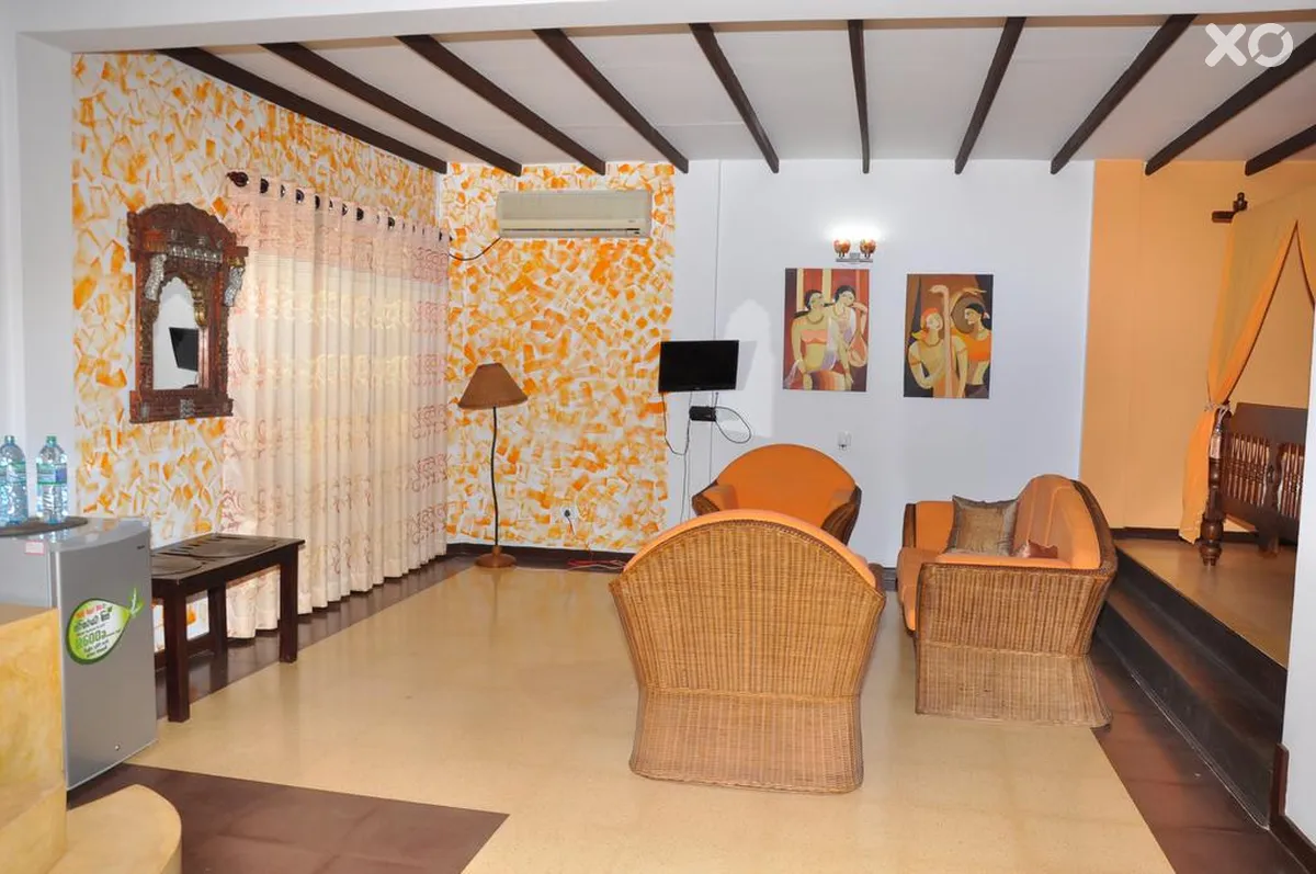 Solomon Beach Hotel