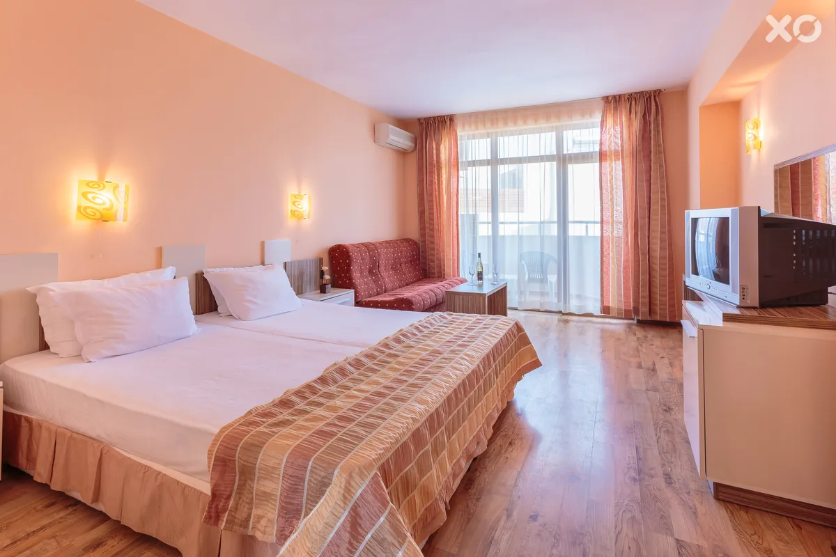 Apolis Hotel