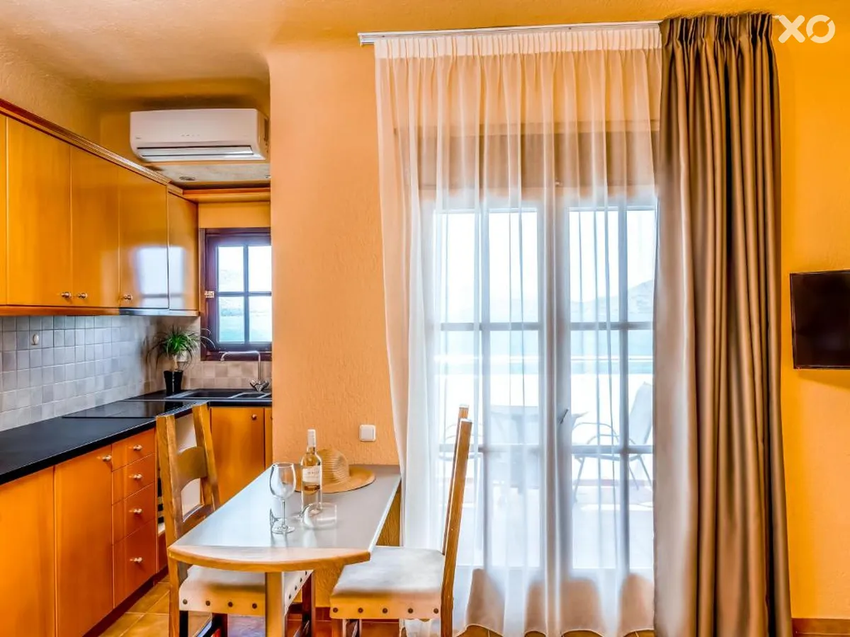 Alikes Suites & Studios