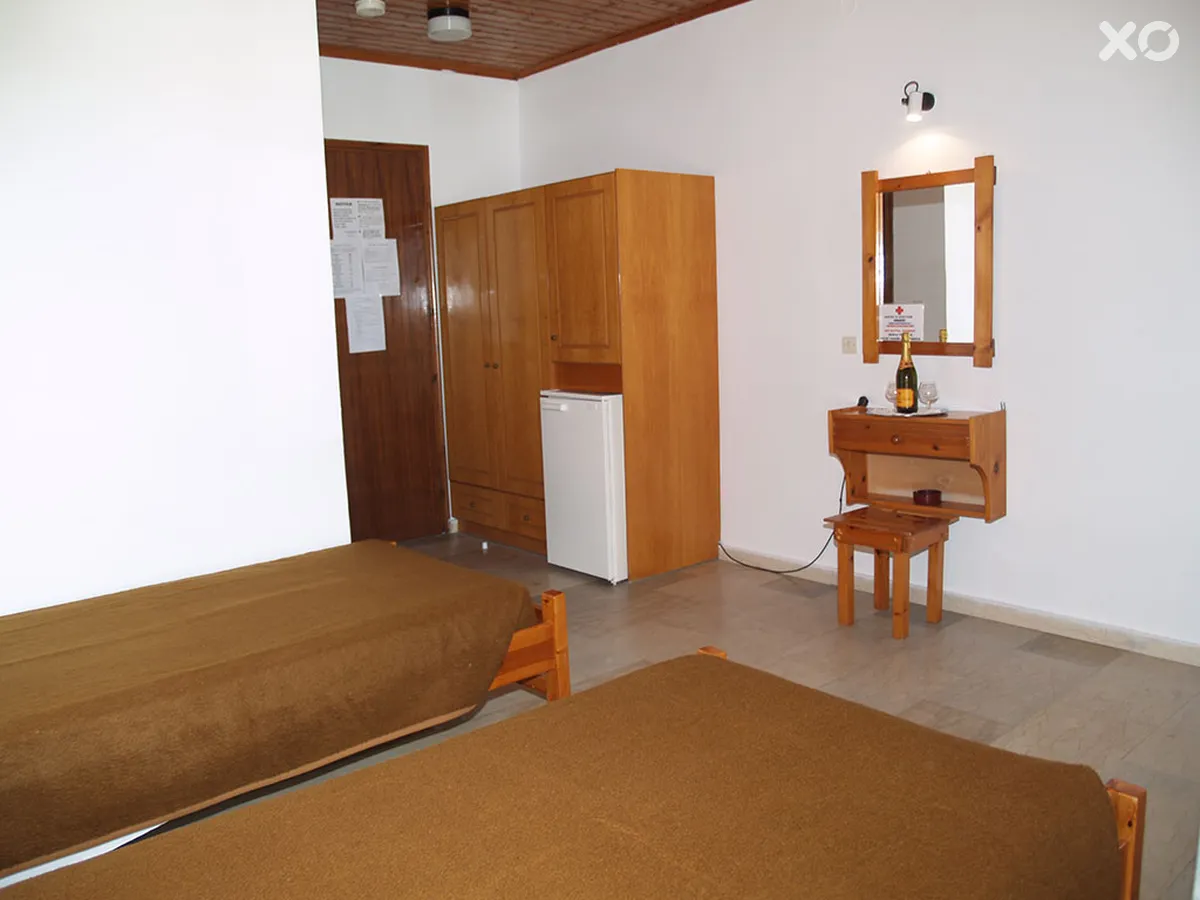 Lefkimi Hotel