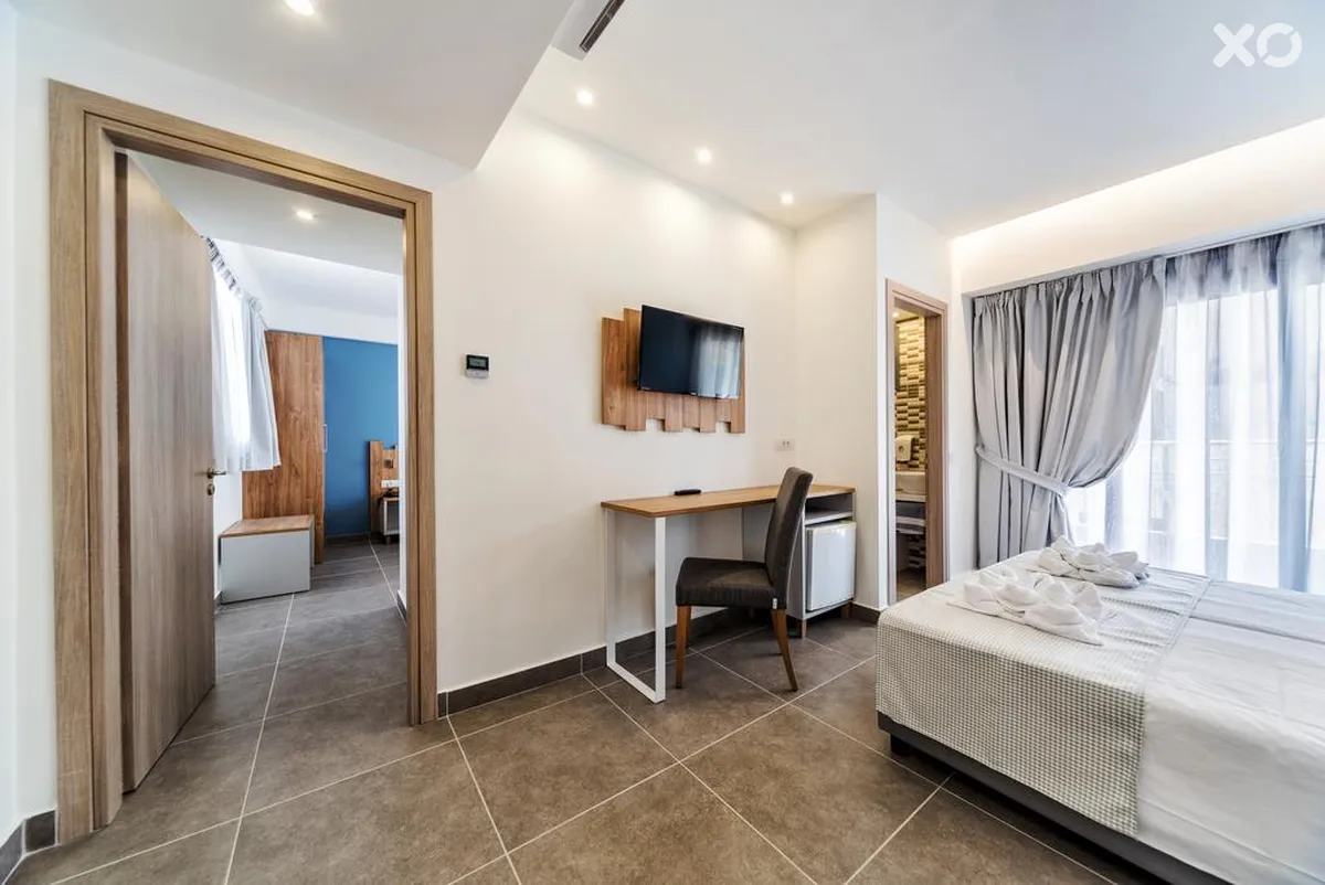 Pollis Hotel