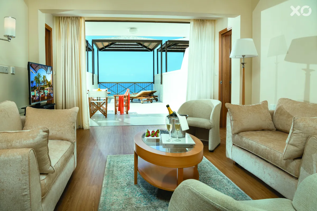 Constantinou Bros Athena Beach Hotel