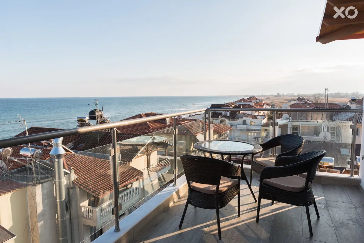 Ammos Beach Studios & Suites