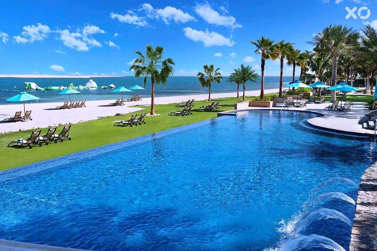 JA Palm Tree Court