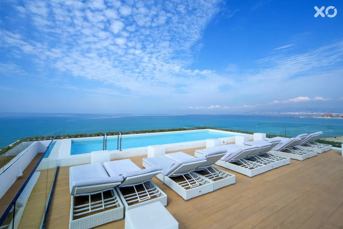 HM Tropical Hotel