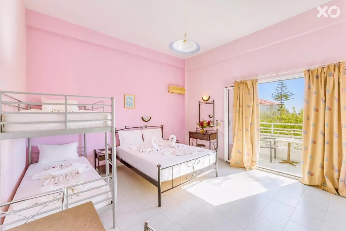 Evelin Hotel & Studios