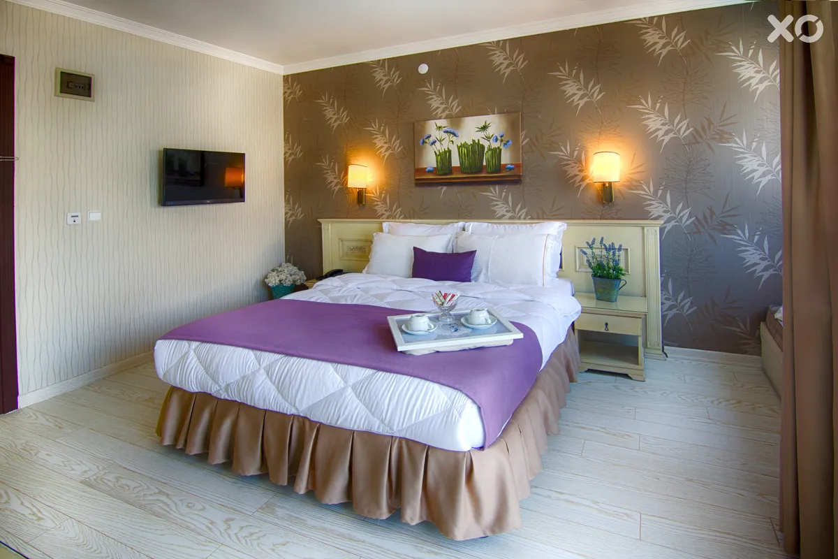 Romance Hotel