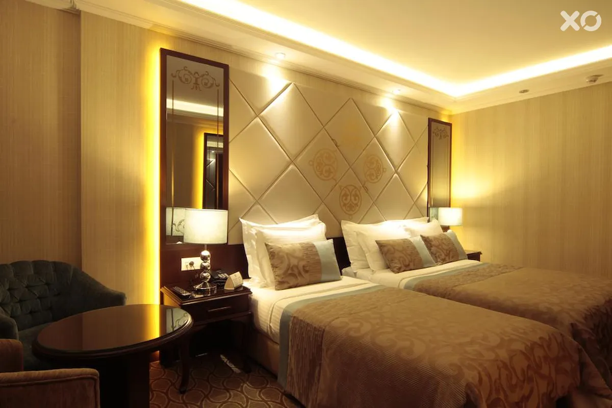 Black Bird Hotel