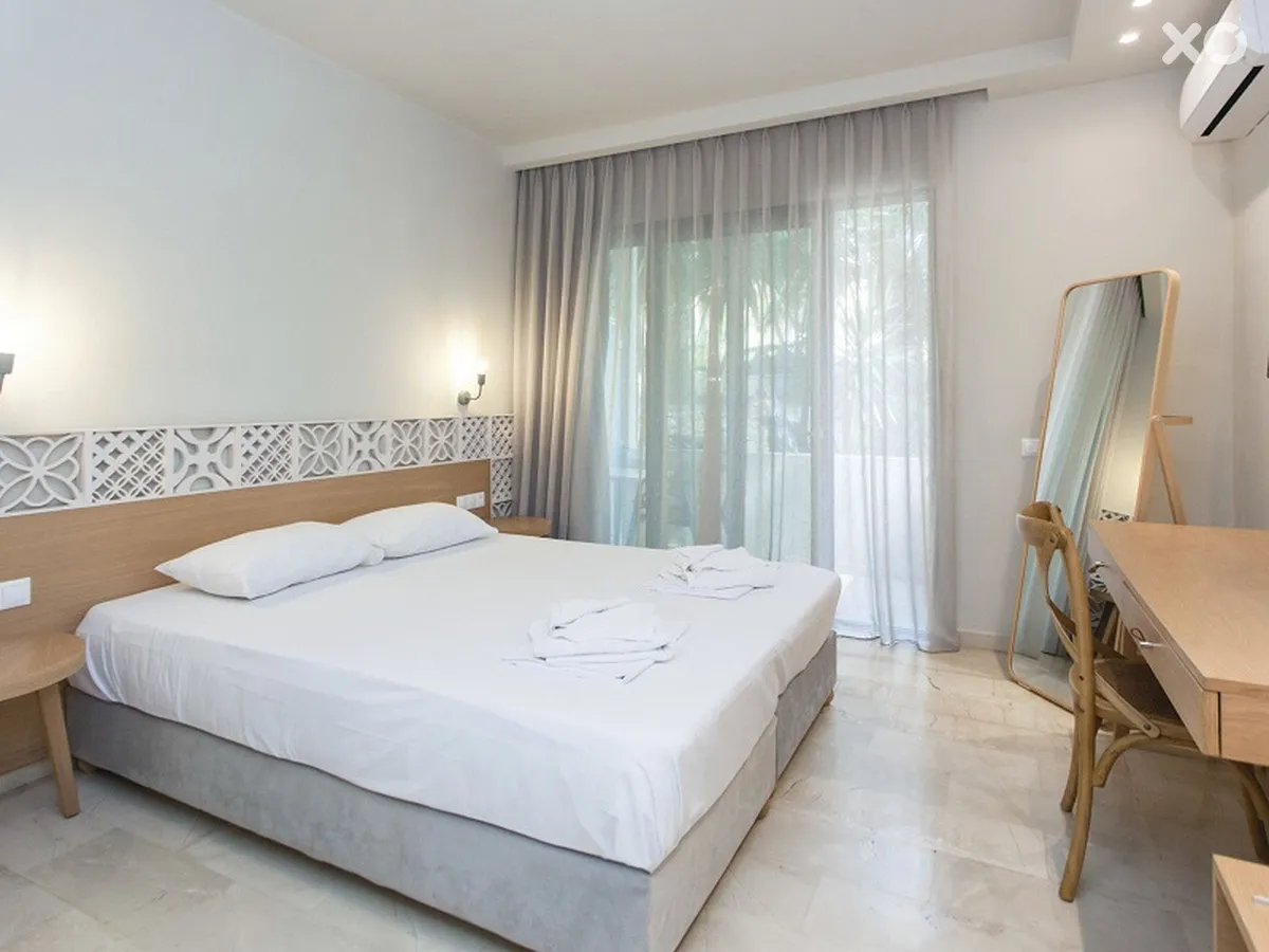 Paradise Hotel