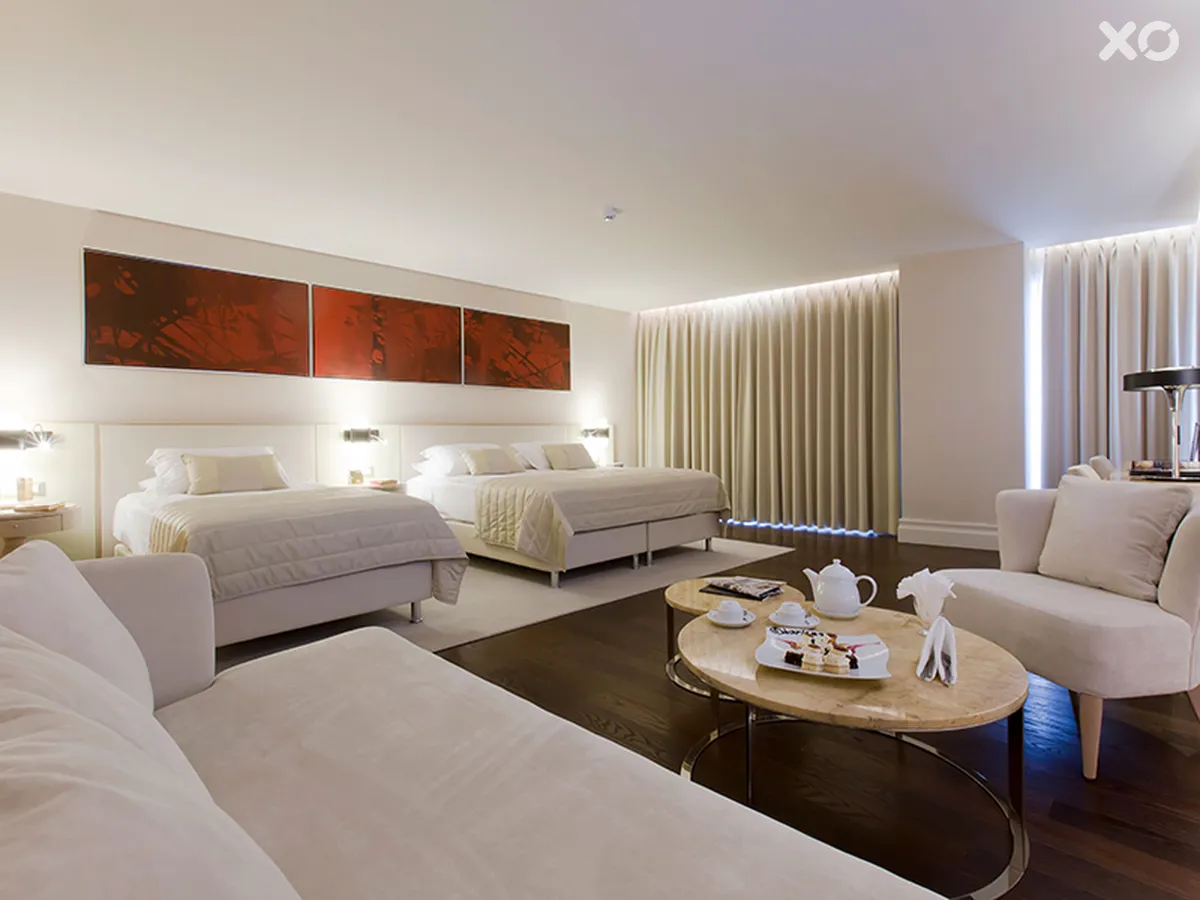 Charisma De Luxe Hotel