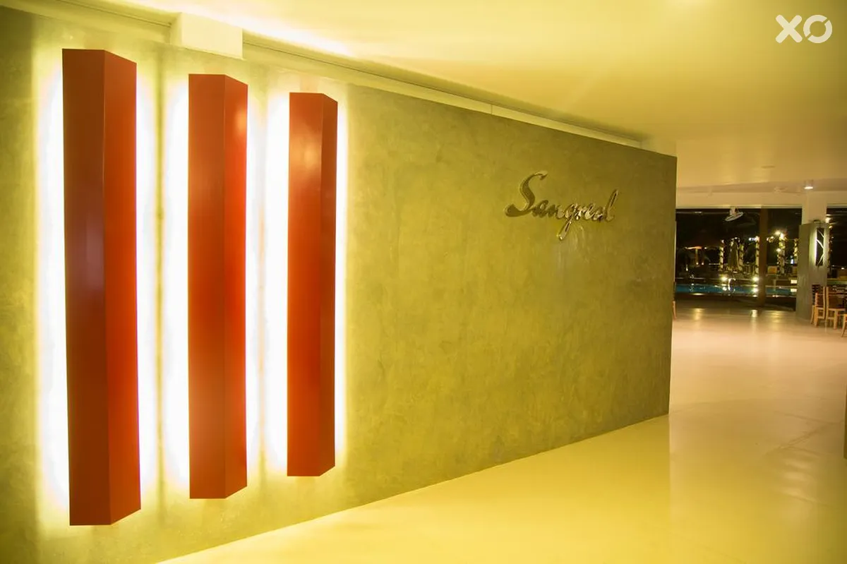 Camelot Beach Hotel