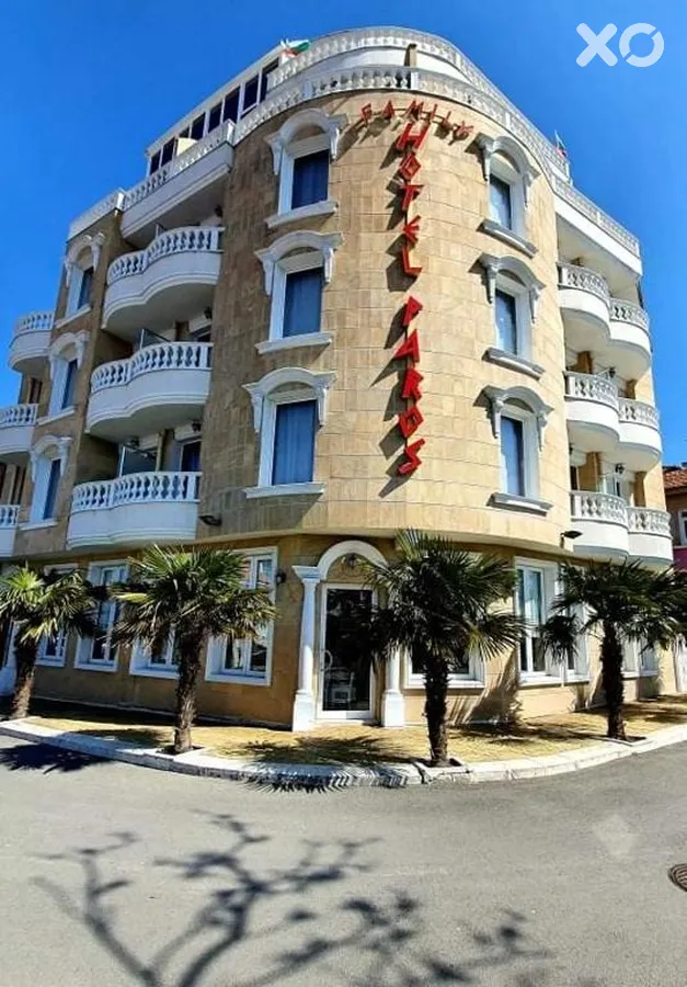 Paros