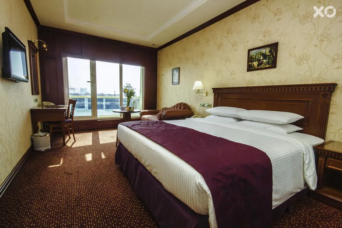 Riviera Hotel
