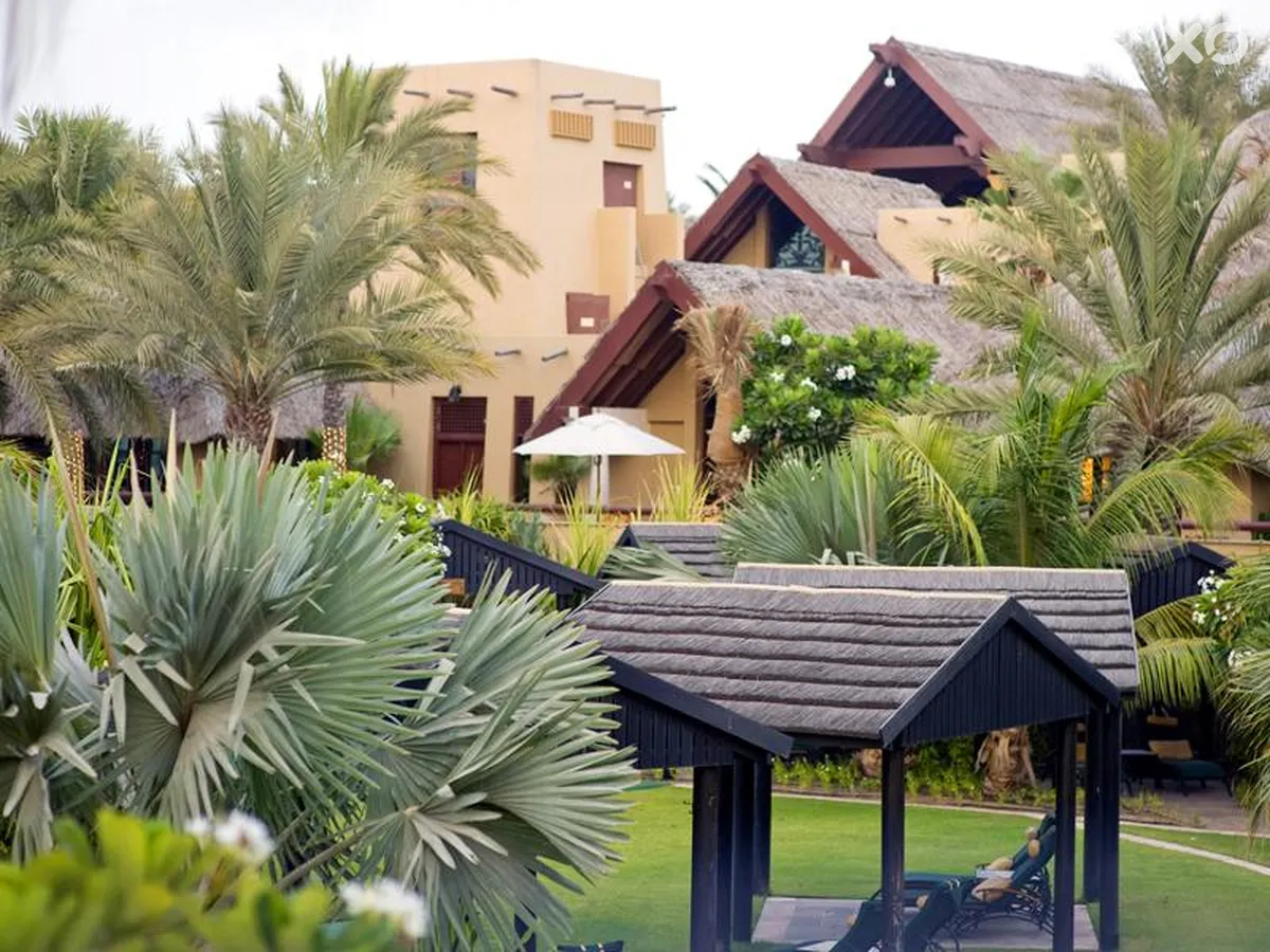 Jumeirah Beach Hotel & Beit Al Bahar Villas