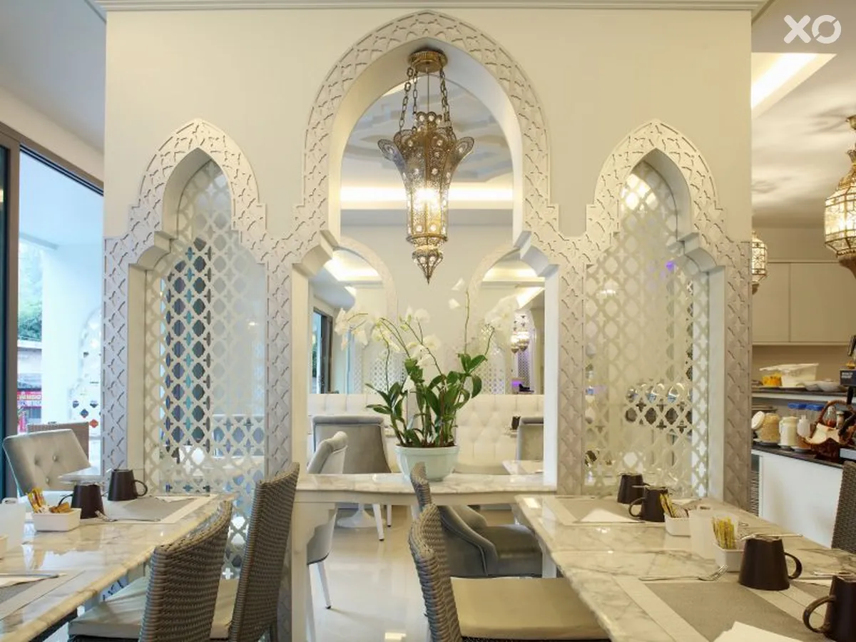 The Verandah Hotel