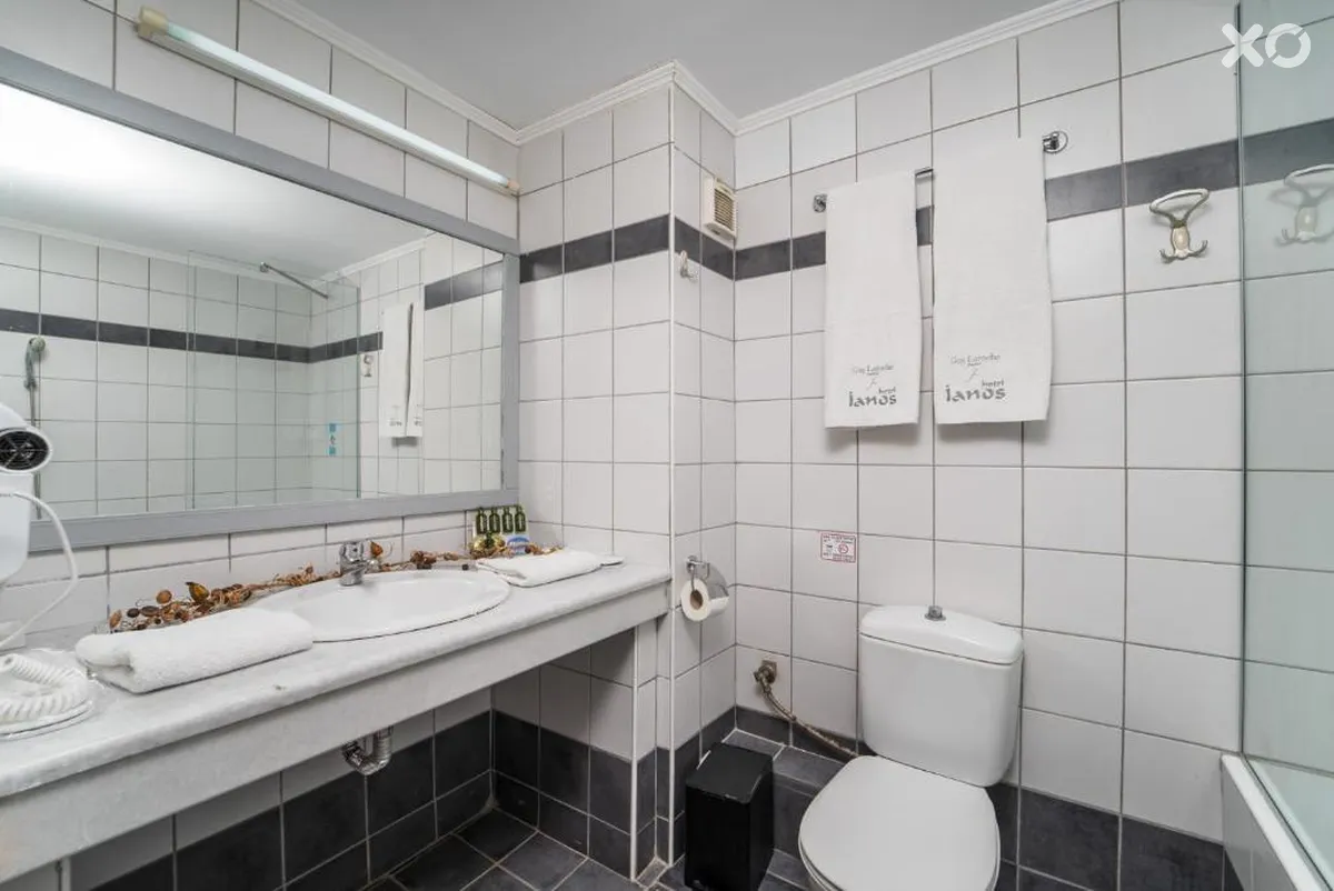 Ianos Hotel