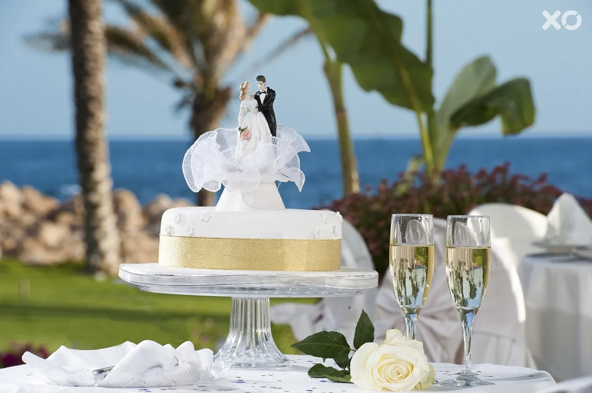 Constantinou Bros Athena Beach Hotel