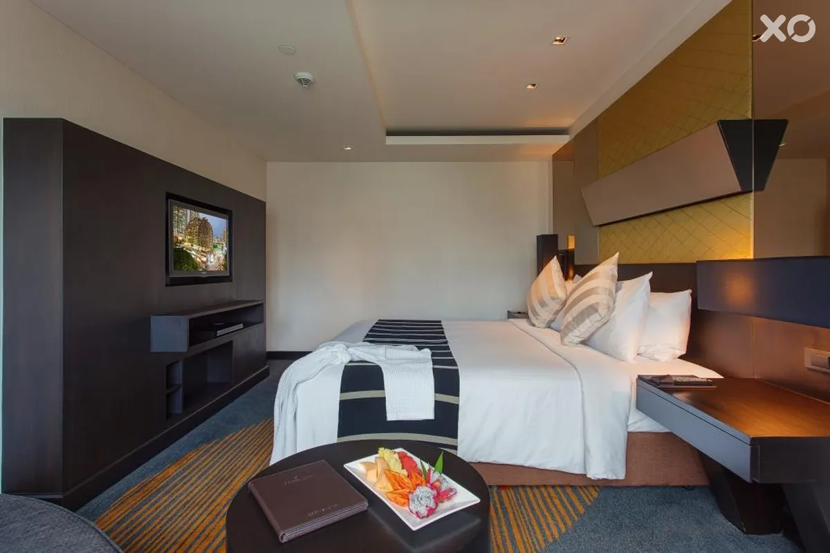 Golden Tulip Mandison Suites
