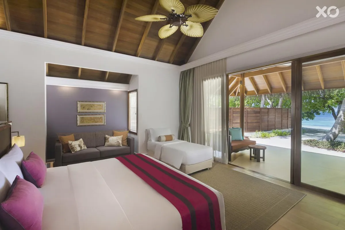 Dusit Thani Maldives Hotel