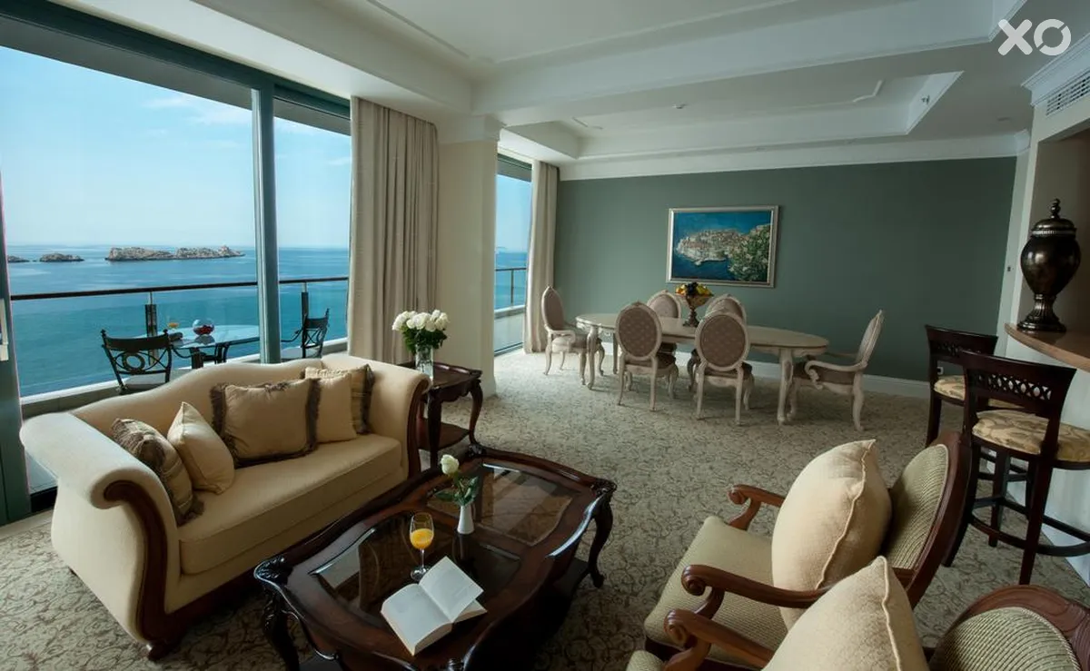 Royal Princess Hotel