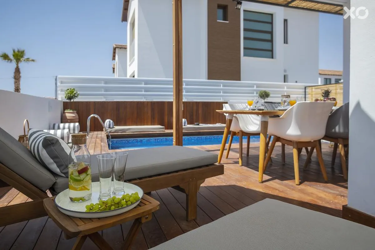Louis Chris Le Mare Villa
