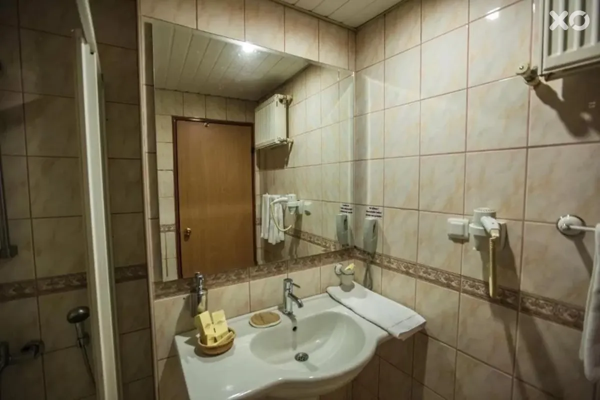 Tassaray Hotel
