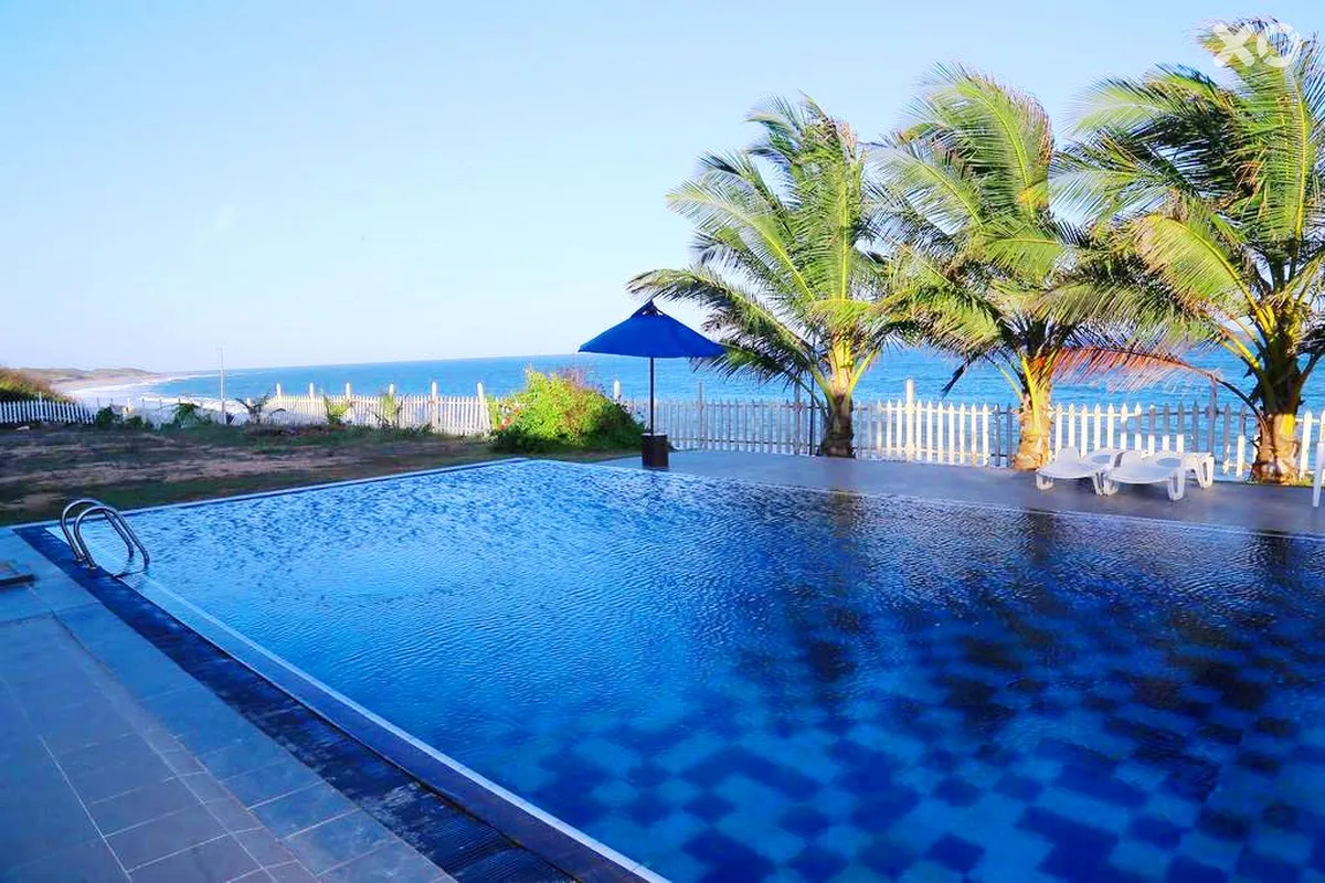 Peacock Beach Hotel