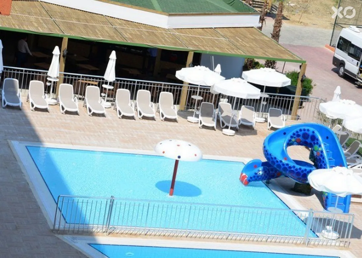 Club Side Coast Hotel