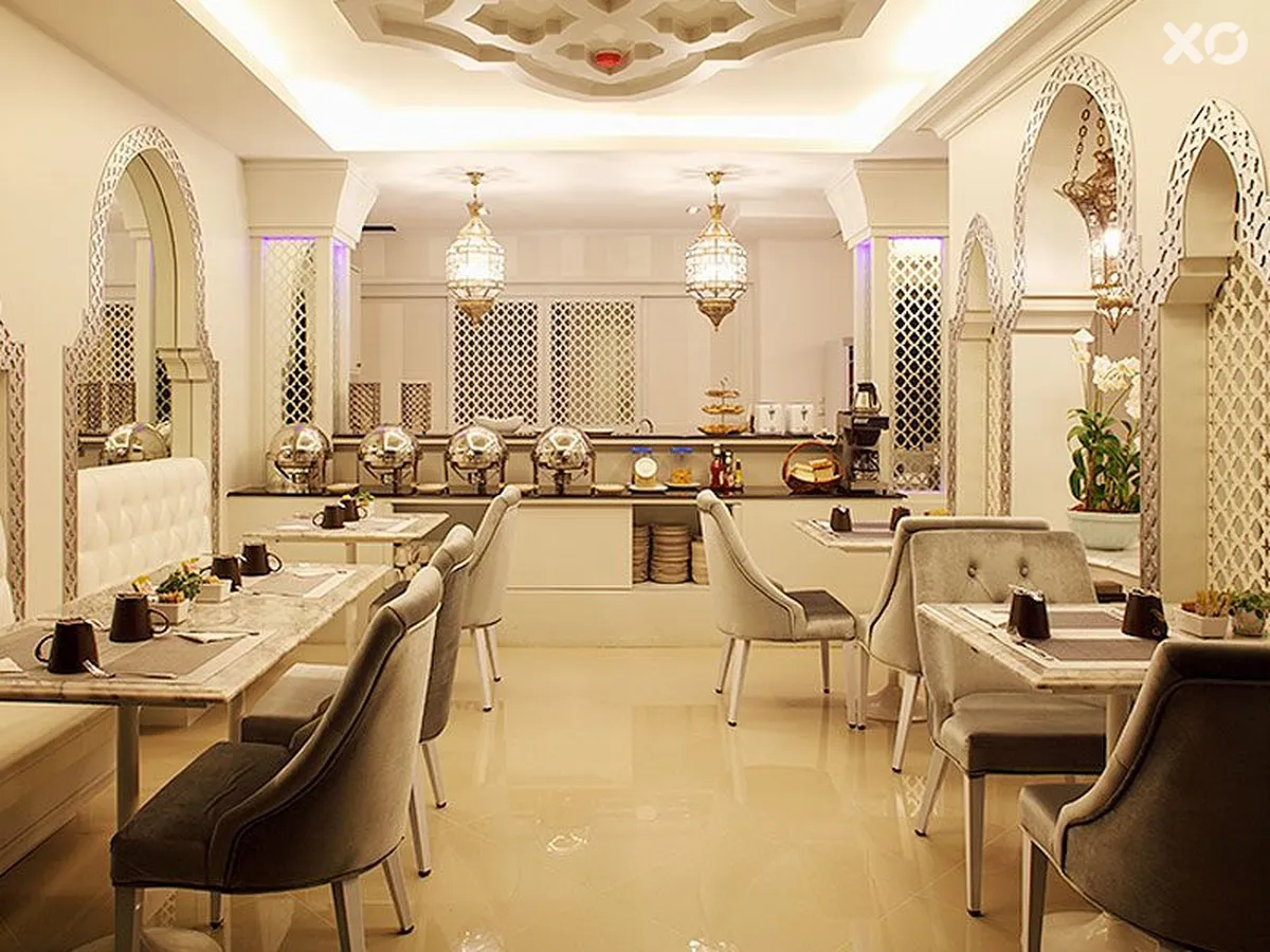 The Verandah Hotel