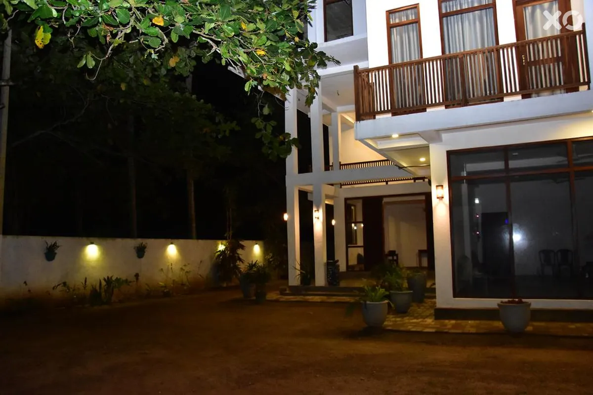 Green Almond Hotel