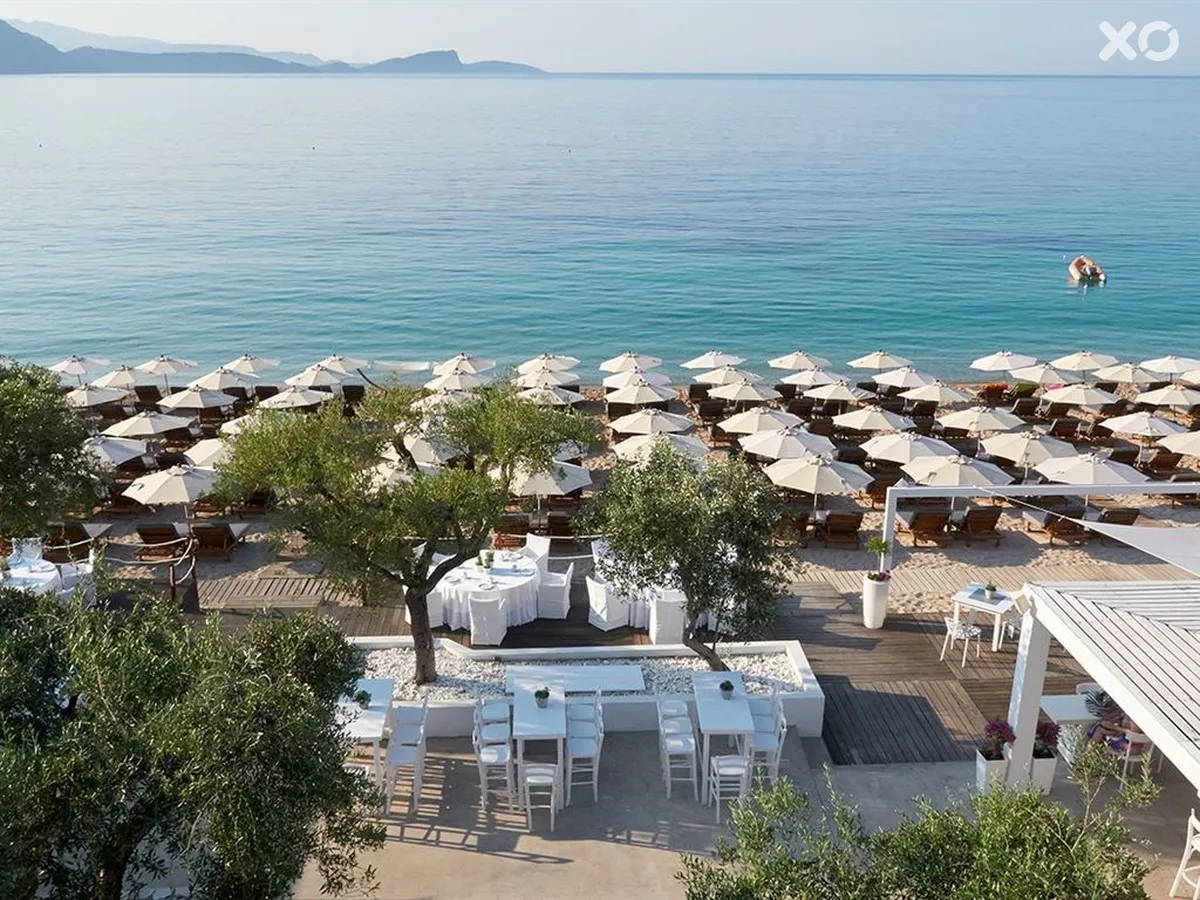 Lichnos Beach Hotel & Suites