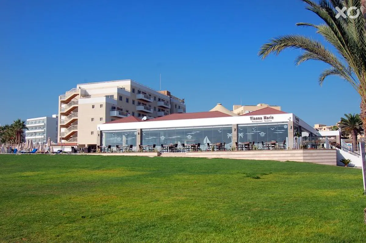 Golden Star Beach Hotel