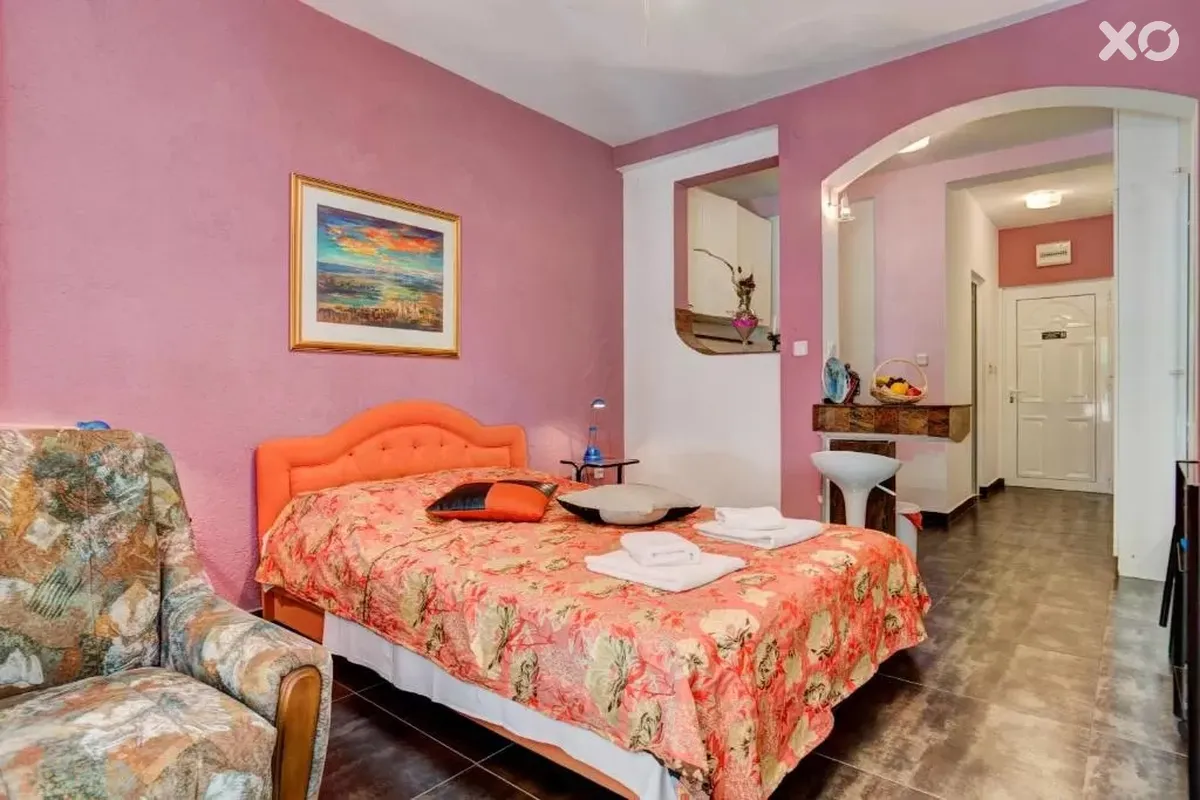 Sun Rose Apartments