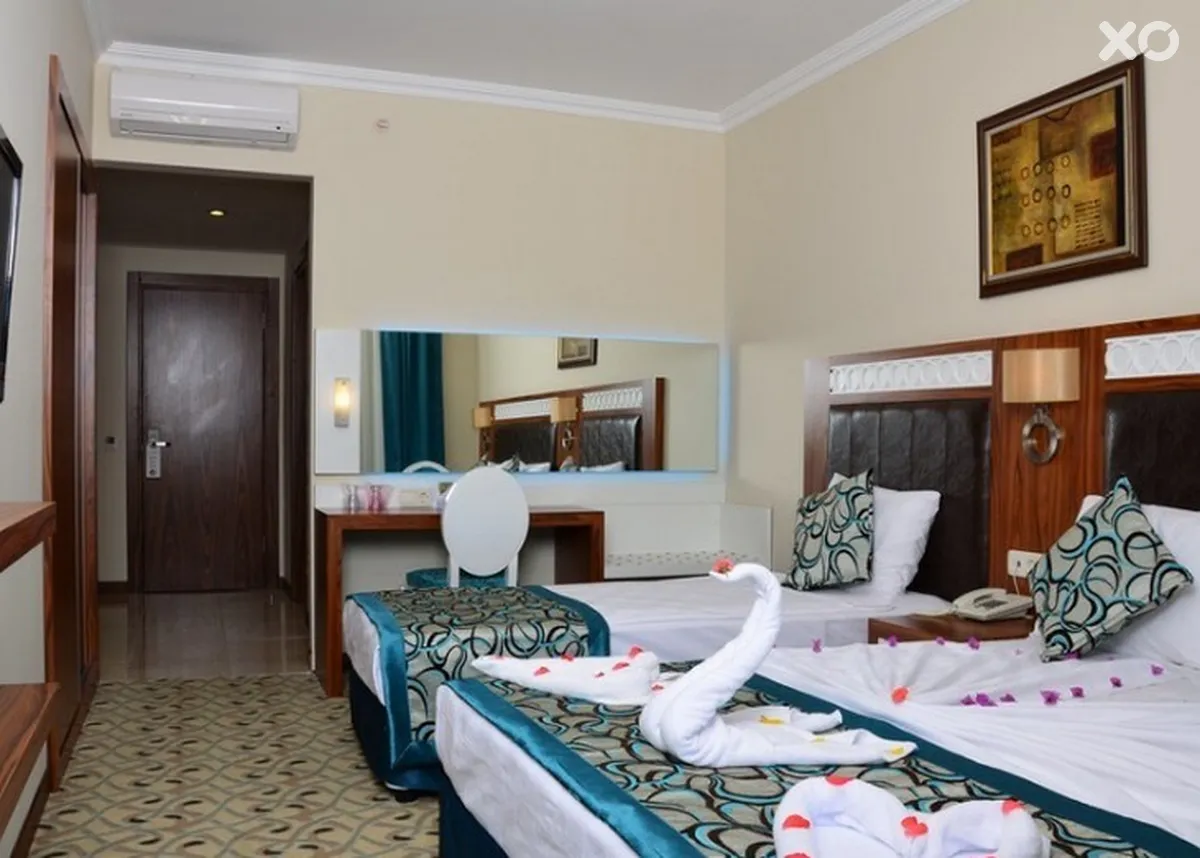 Club Side Coast Hotel
