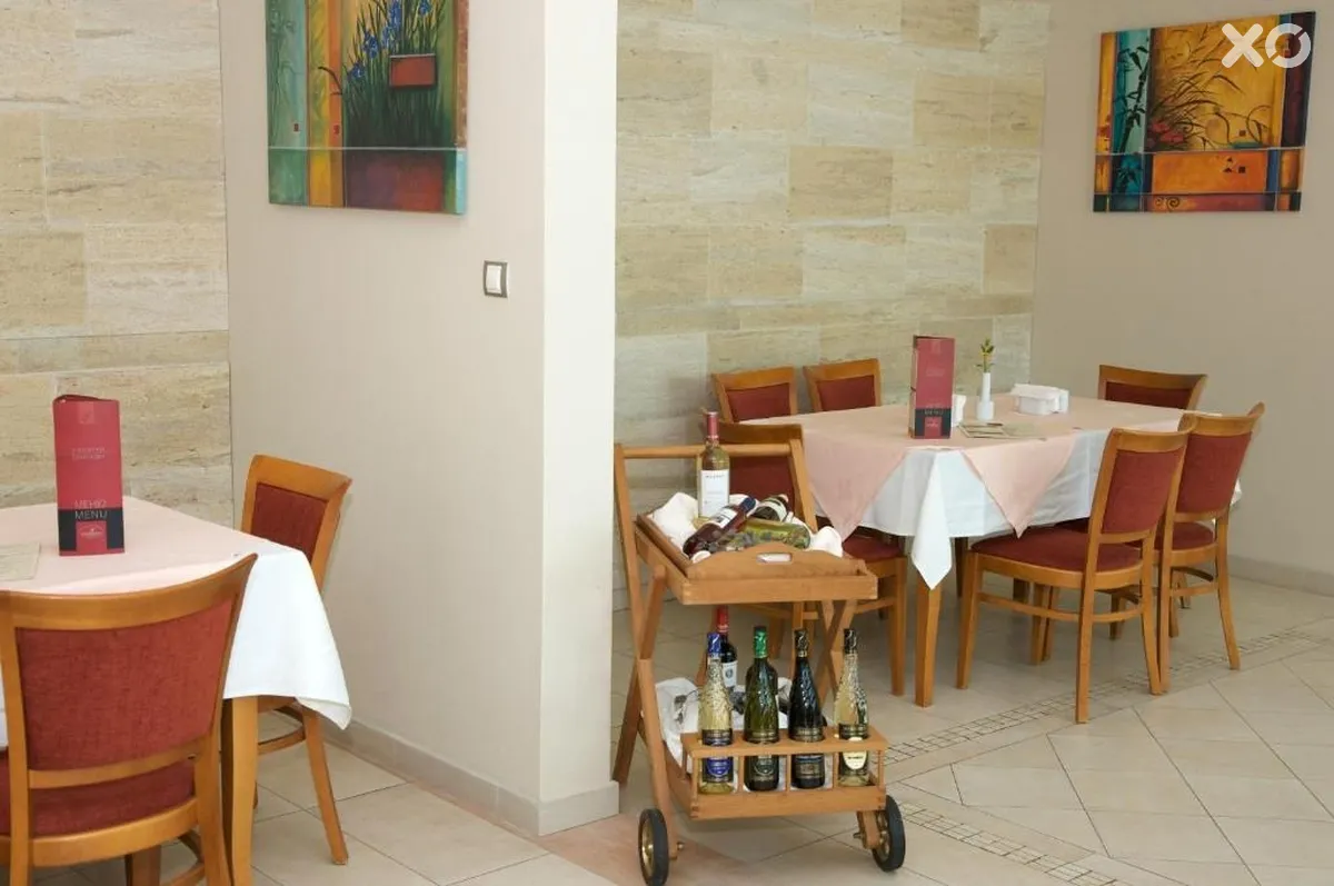 Jeravi Hotel