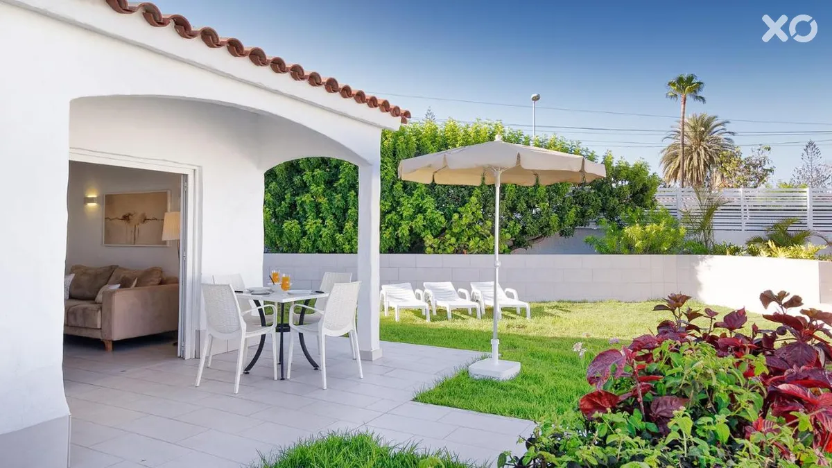 Adonis Bungalows