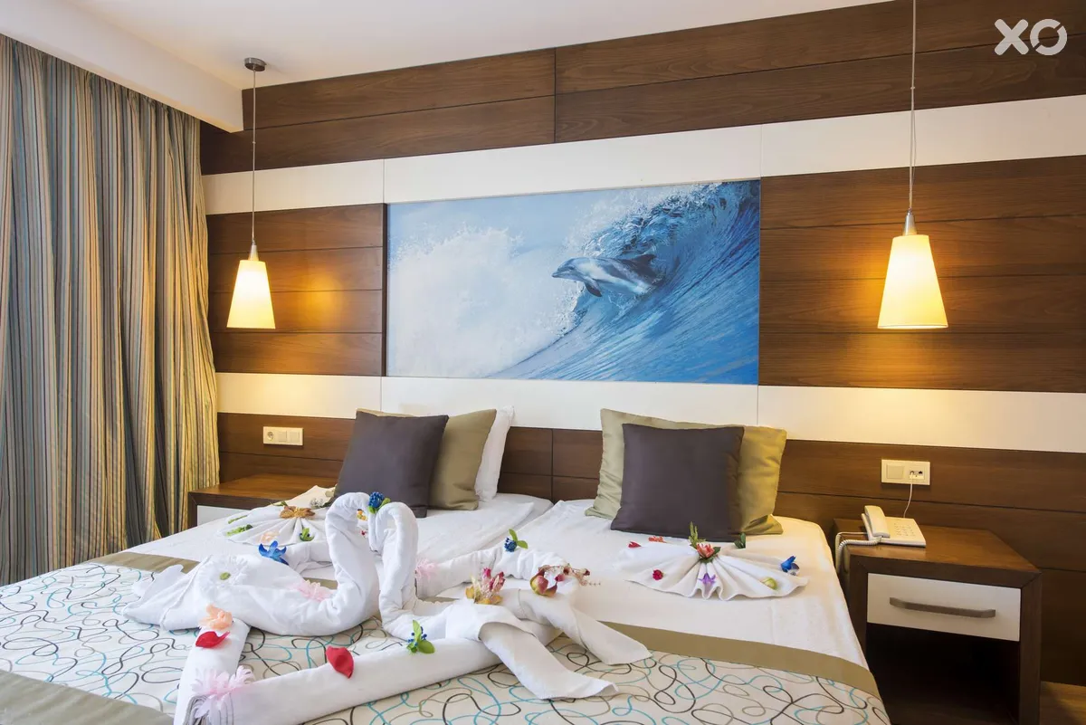 Adella Side Hotel