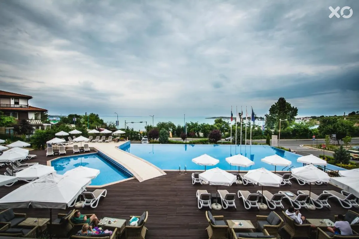 Viva Mare Beach