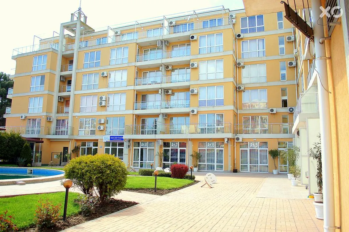 Flores Park Apartments