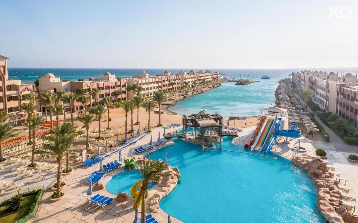 Sunny Days El Palacio