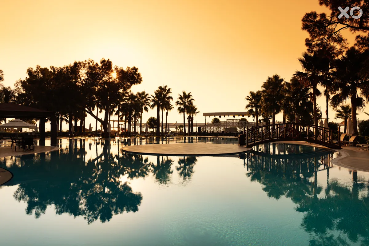Seven Seas Hotel Life