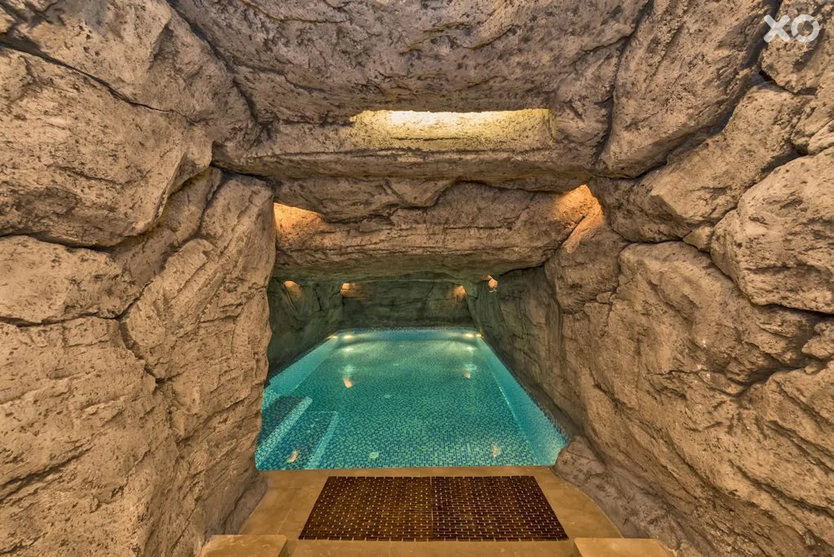 Glorious Hotel