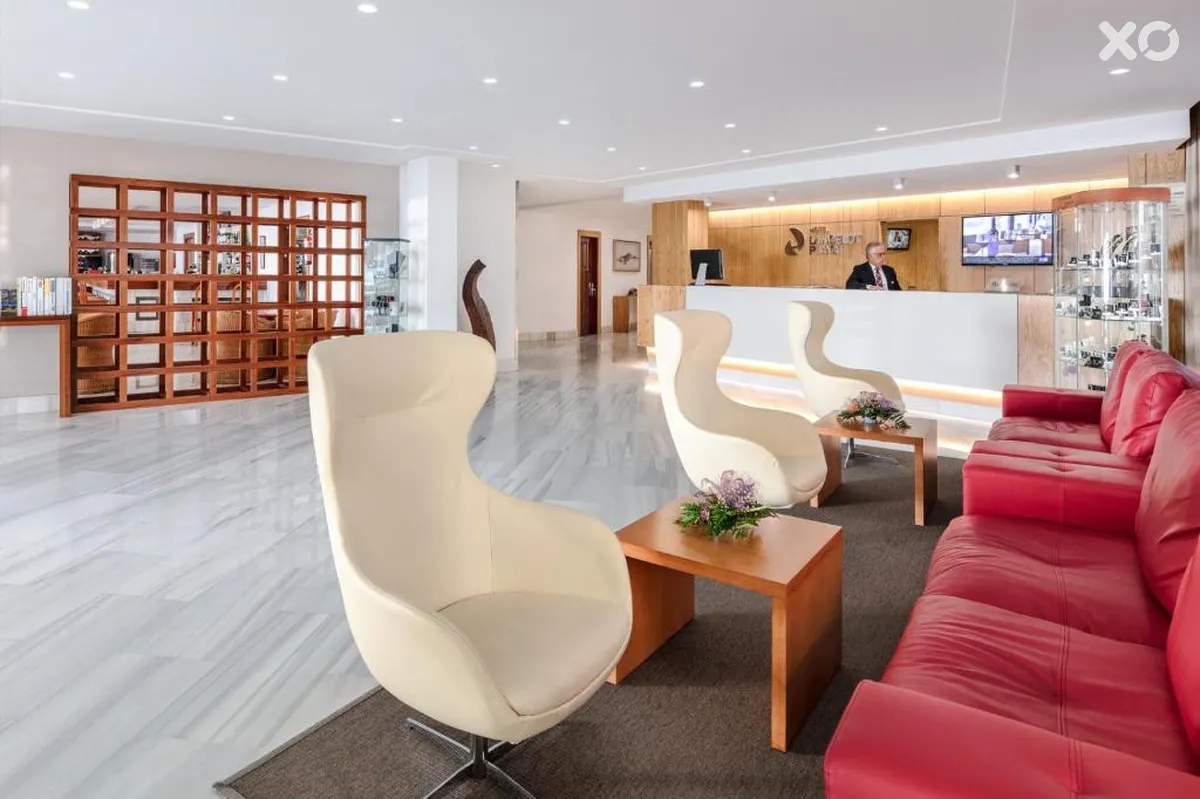 Lancelot Hotel